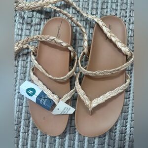 Nwt Ria Raffia tie up sandal size  9